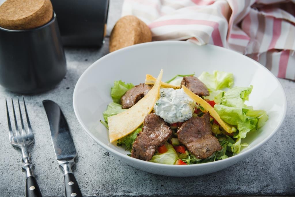 Ливанский с ягненком