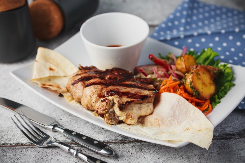 Стейк мясо по-Французски